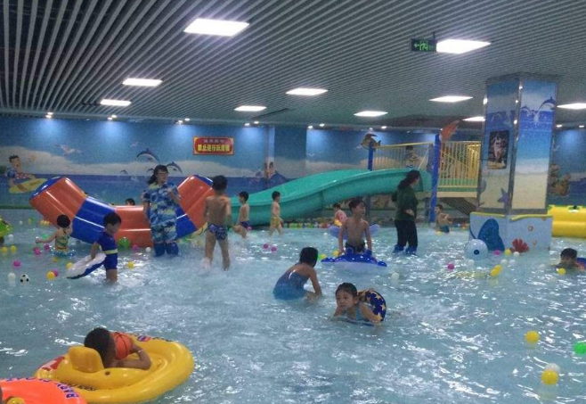 室內水上樂園